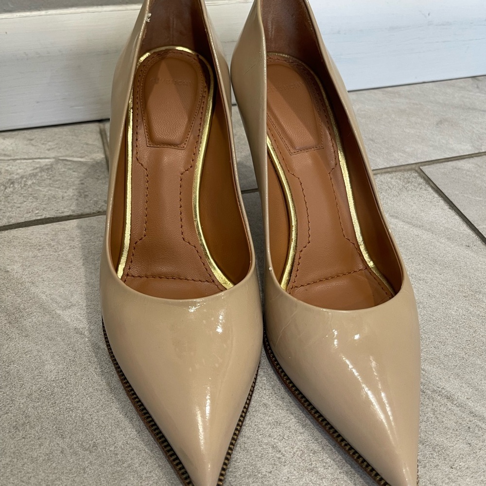 .Givenchy Pumps. - Picture 2 of 2
